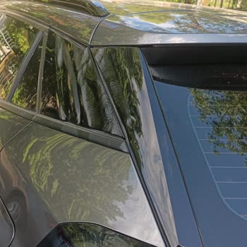 Peugeot 2008'in Park Halindeyken Eriyen Parçaları