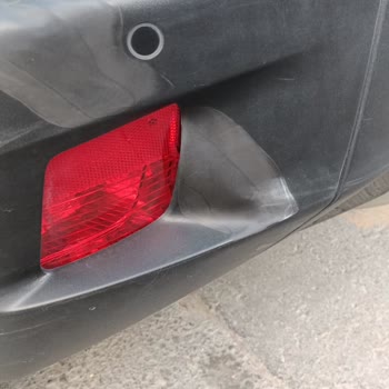 Peugeot 2008'in Park Halindeyken Eriyen Parçaları