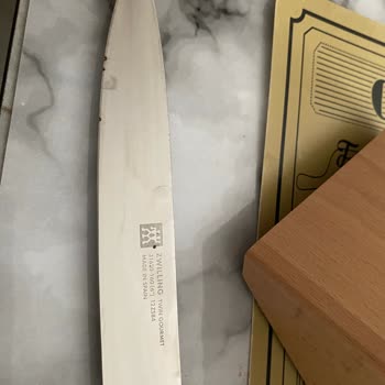 Zwilling Messer über Amazon gekauft und nach wenigen Anwendungen rostig