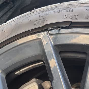 Goodyear Reifen nach kurzer Nutzung beschädigt, Händler verweigert Garantieanspruch