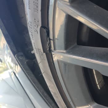 Goodyear Reifen nach kurzer Nutzung beschädigt, Händler verweigert Garantieanspruch