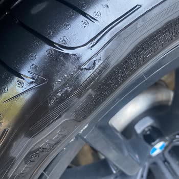 Goodyear Reifen nach kurzer Nutzung beschädigt, Händler verweigert Garantieanspruch