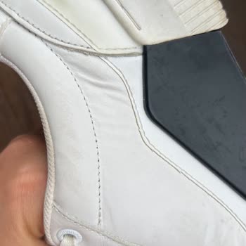 Calvin Klein Ayakkabıda Deri Kabarması Sorunu