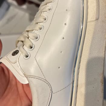 Calvin Klein Ayakkabıda Deri Kabarması Sorunu