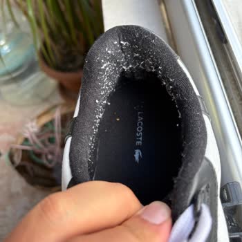 Kalitesiz Ayakkabı Ve Yetersiz Müşteri Hizmeti