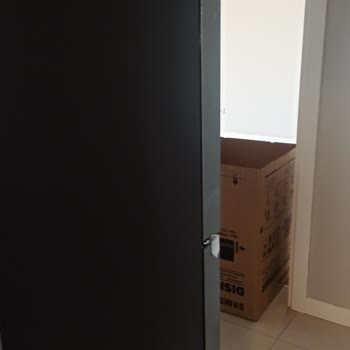 Hasarlı Buzdolabı Ve Belirsiz Değişim Süreci