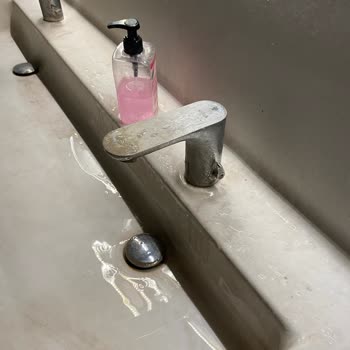 Shell İstasyonunda Hijyen Skandalı Ve İlgisiz Personel