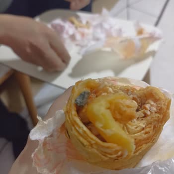 Meşhur Dürümcü Celo Dürümden Taş Çıktı!