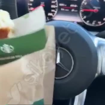 Starbucks Bayat Antep Fıstıklı Roll Kruvasan
