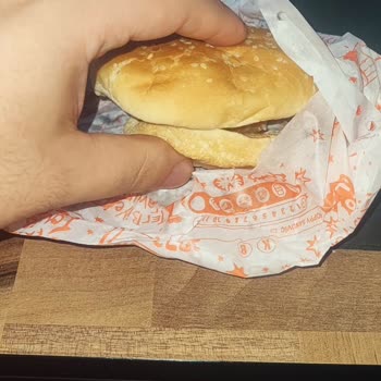 Görsel Ve Gerçeklik Arasında Uçurum: Popeyes Burger Hayal Kırıklığı