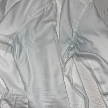 Renk Veren Takım Elbise Ve İlgisiz Müşteri Hizmeti