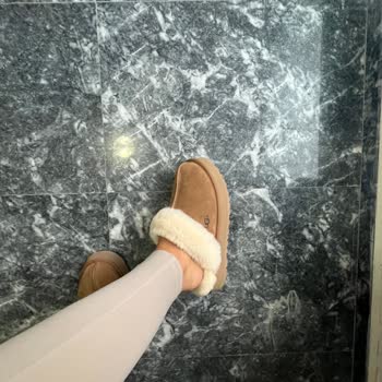 Ugg Terliklerde Üretim Hatası: Kullanım Zorluğu