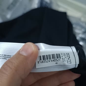 DeFacto'dan Defolu Ürün Ve Dikkatsizlik Şikayeti