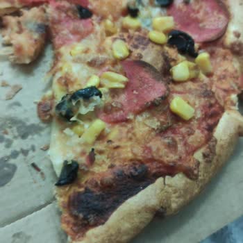 Yanık Ve Bayat Pizza Deneyimi