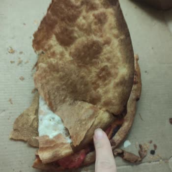 Yanık Ve Bayat Pizza Deneyimi