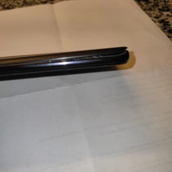 Servis Sonrası Oppo Reno 6'da Ciddi Hasarlar