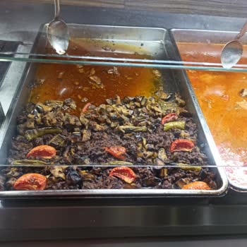 Patlıcan Egemenliğinde Kötü Bir Yemek Deneyimi