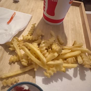 Burger King'de Soğuk Ve İlgisiz Hizmet