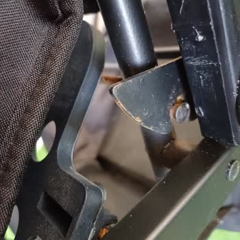 Paslanan Bebek Arabası Ve İlgisiz Müşteri Hizmetleri