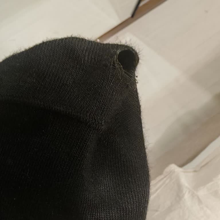 Mısırlı Çorap Çocukluk Güvenimizi Sarsan Dayanıksız Çoraplar!