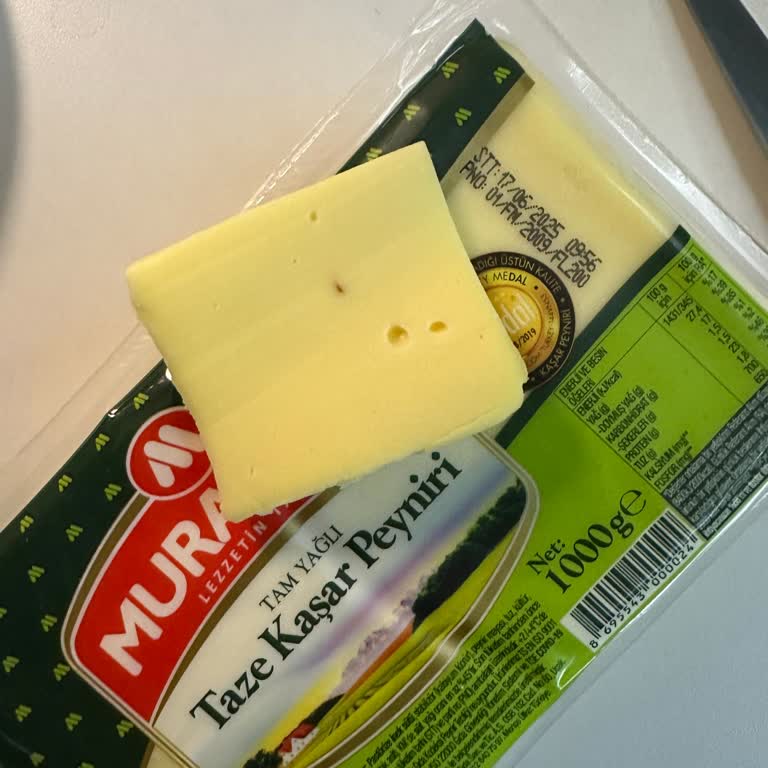 Taze Kaşar Peynirinde Beklenmedik Kırmızı Madde