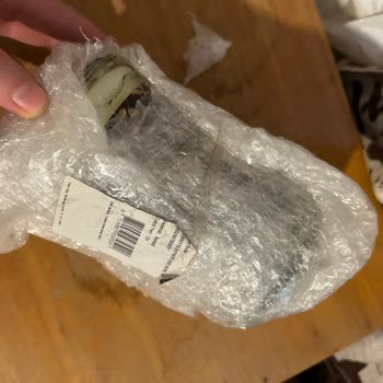 Kırık Mum Ve Sorumsuz Paketleme