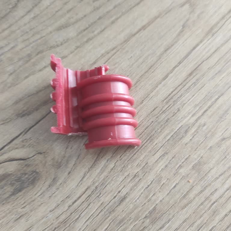 Plastik Parça Kırıldı, Askılık Kullanılamıyor