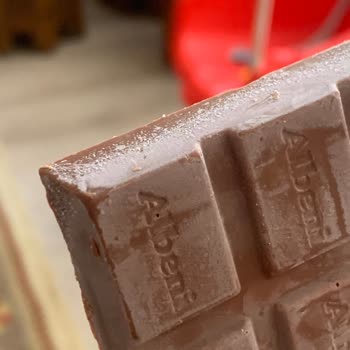 Bozuk Albeni Çikolata Ve Hijyen Sorunu