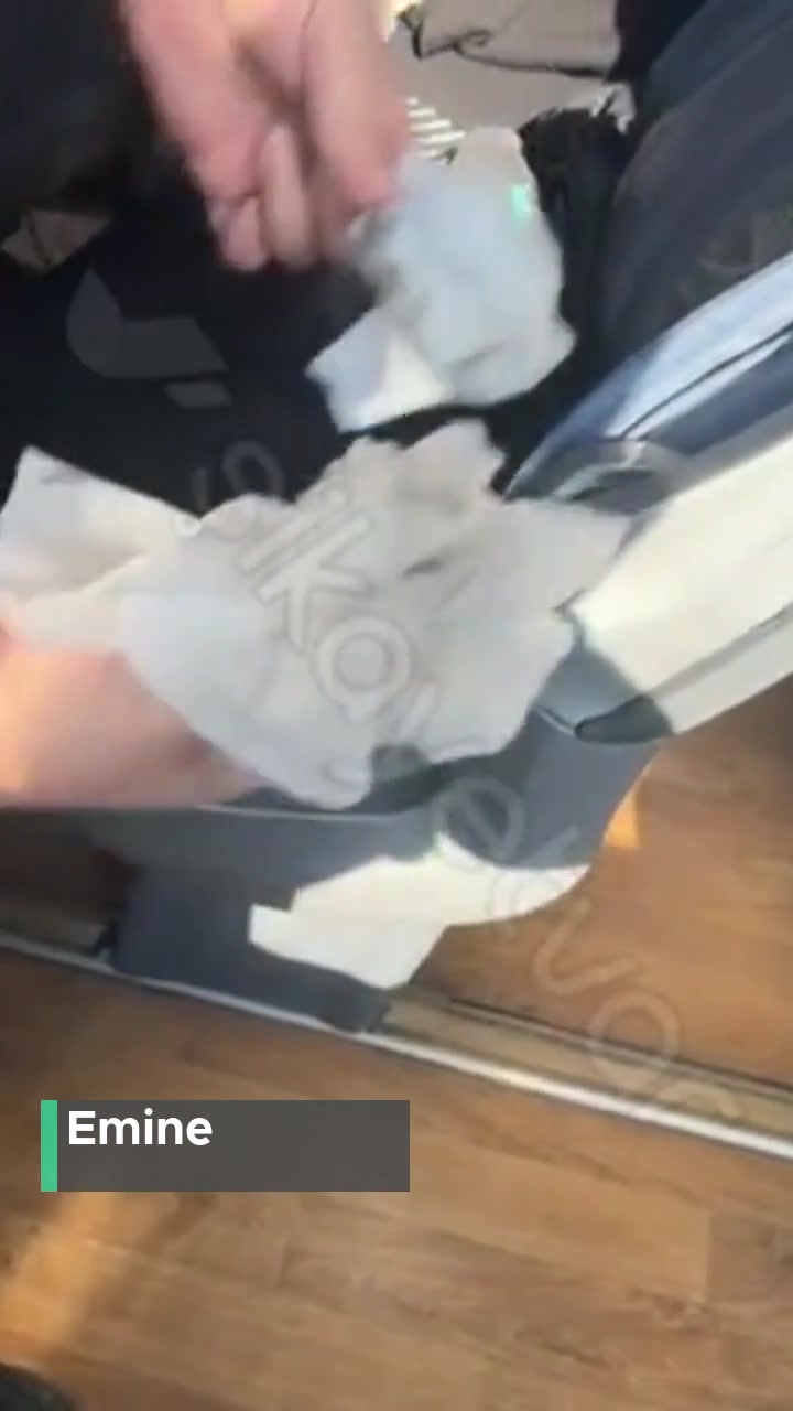 Alaşehir Sarıkız Turizm Pislikten Görünmeyen Bir Otobüs videonun kapak resmi