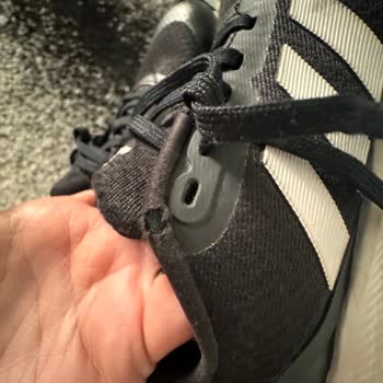 Adidas Çocuk Ayakkabısının Kısa Sürede Dağılması