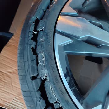 Peugeot 3008 Lastik Sorunu Ve Çözüm Beklentisi