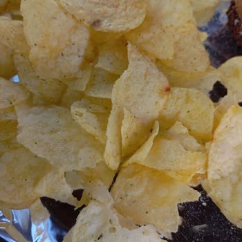 BİM Marketten Alınan Cipsin İçinden Böcek Çıktı