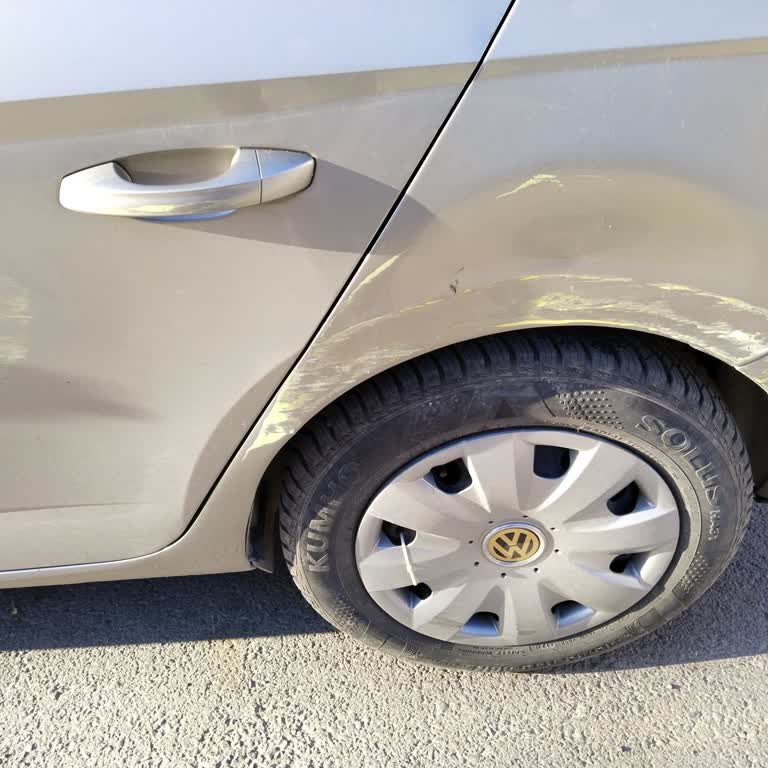 İETT Otobüsü Park Halindeki Aracıma Çarptı Ve Kaçtı