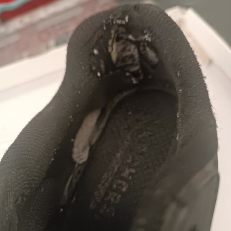 Skechers Ayakkabıda İç Taban Sorunu