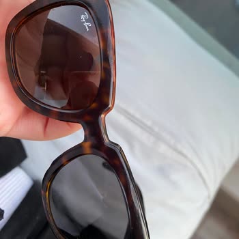 Gözlük Kabında Eriyen Rayban: Müşteri Mağduriyeti
