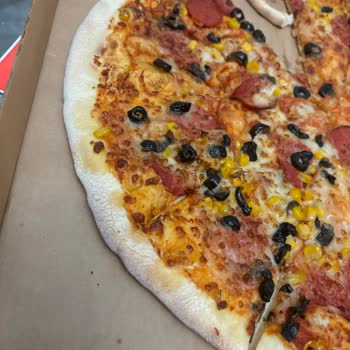 Hamur Gibi Pizza Ve Yanlış Kola: Müşteri Mağduriyeti