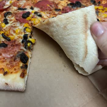 Hamur Gibi Pizza Ve Yanlış Kola: Müşteri Mağduriyeti