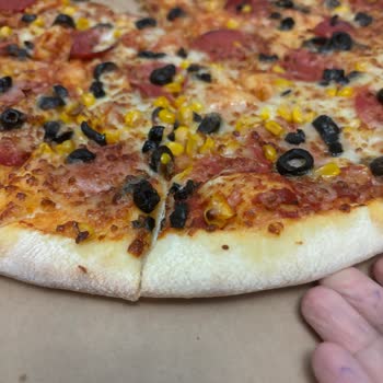 Hamur Gibi Pizza Ve Yanlış Kola: Müşteri Mağduriyeti