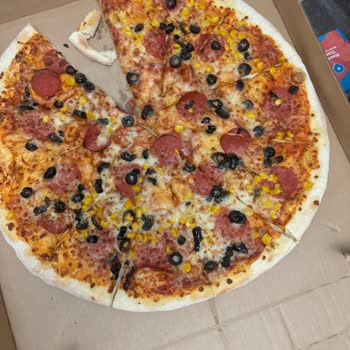 Hamur Gibi Pizza Ve Yanlış Kola: Müşteri Mağduriyeti