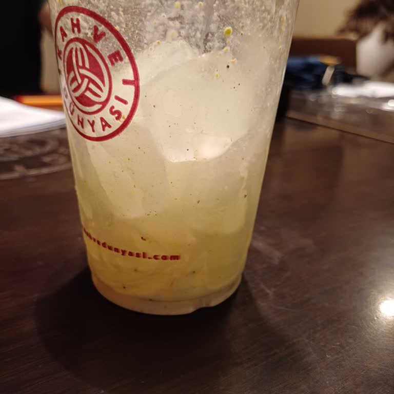 Kahve Dünyası'nda Eksik Hizmet Ve İlgisizlik