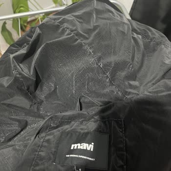 Mavi E-Ticaret Sitesinden Aldığım Montta Beklenmedik Renk Değişimi