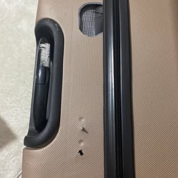 Kırık Valiz Ve İletişimsizlik Sorunu