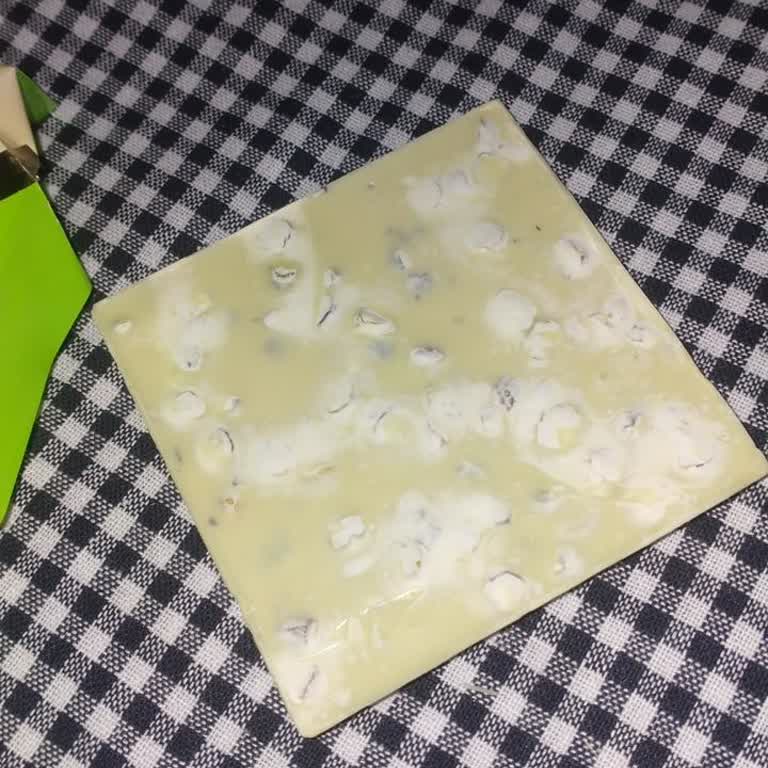 Ülker Antep Fıstıklı Beyaz Çikolata Hayal Kırıklığı