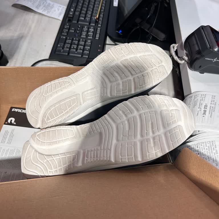 FLO Mağazasında Ayakkabı Değişim Ve İade Sorunu