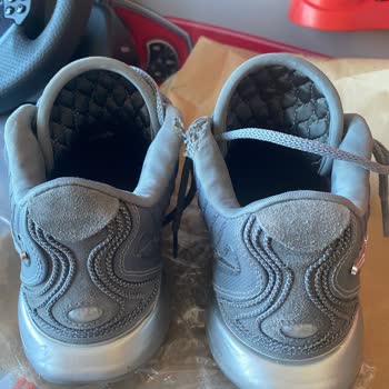 Nike Ayakkabının Yan Kısımlarında Aşınma Sorunu
