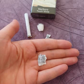 Marlboro Touch White Filtredeki Siyah Parçalar