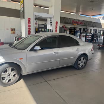 Total Gas Pump Malfunctioned Causing Fuel Spill with No Manager Assistance