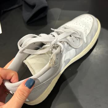 Nike Ayakkabıda Beklenmedik Yırtılma Ve Müşteri Hizmetleri Hayal Kırıklığı