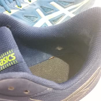 Asics Ayakkabıda Beklenmedik Kalite Sorunu