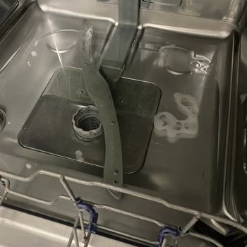 Paslanan Sepetler Ve Yetersiz Destekle Teka Bulaşık Makinesi Kabusu